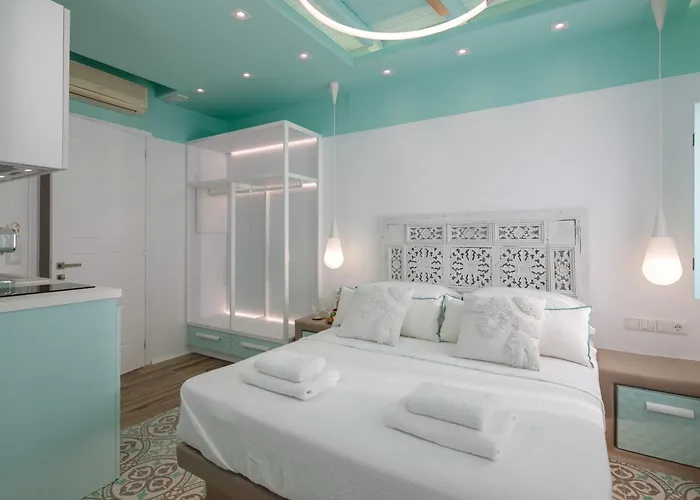 Flora & Agia Anna (Naxos)