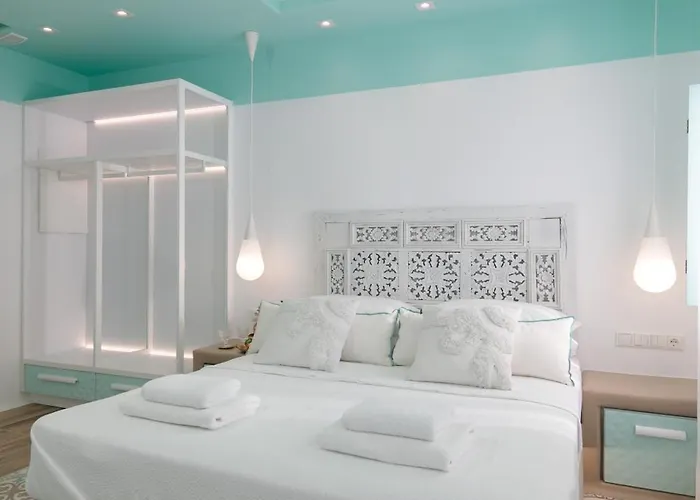 Flora & * Agia Anna (Naxos)