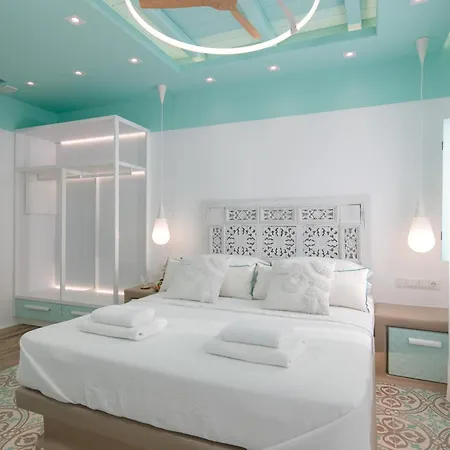 Flora & * Ajía Ána