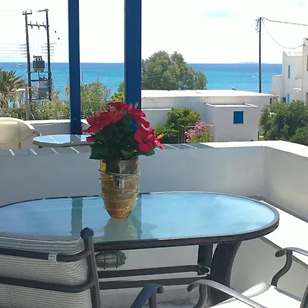 Flora & Lägenhet Agia Anna (Naxos)