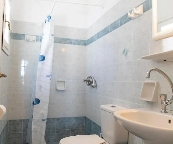 Flora & Apartament Agia Anna (Naxos)