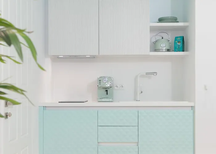 Flora & Apartament Agia Anna (Naxos)