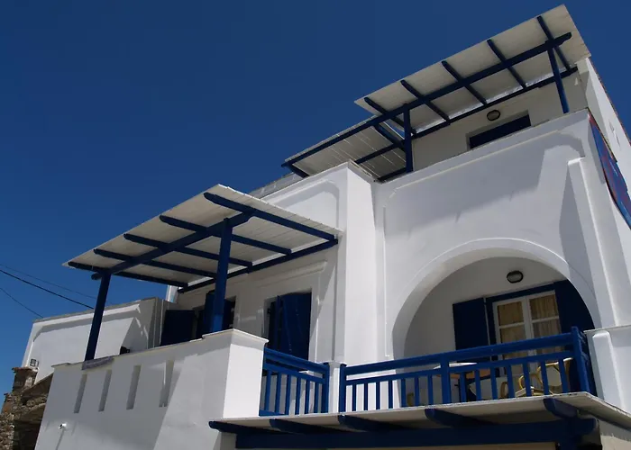 Flora & Apartament Agia Anna (Naxos)